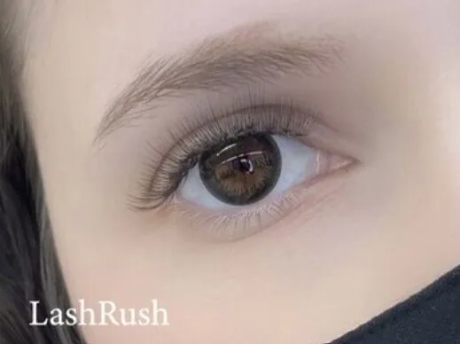 LashRush 八王子店の施術例｜こだわり抜いた自社開発のLEDボリュームラッシュ♪派手にならないボリュームUP！15分装着完了